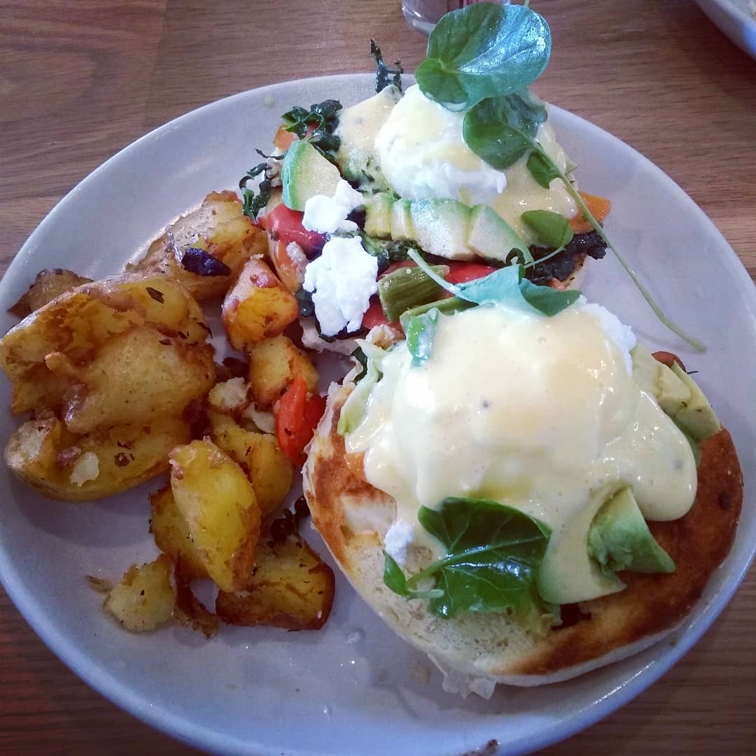 Number 1 Brunch in Tucson. #veggie #eggsbenedict #brunch l#lifestyle